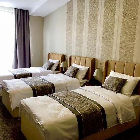 Tbili Hotel Tbilisi Ngoại thất bức ảnh