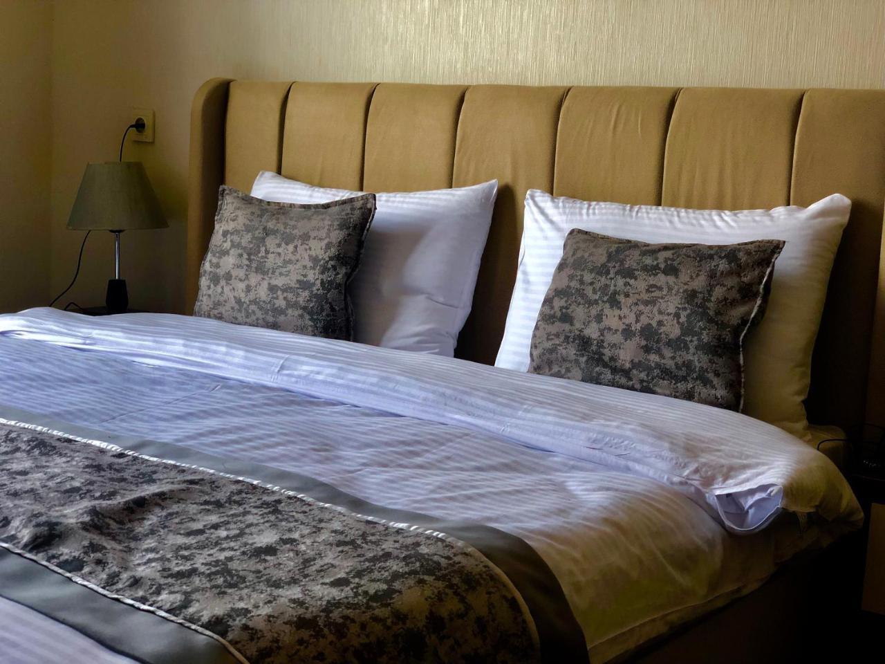 Tbili Hotel Tbilisi Ngoại thất bức ảnh