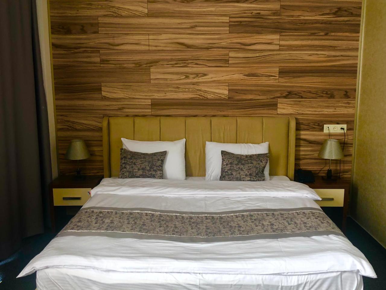 Tbili Hotel Tbilisi Ngoại thất bức ảnh