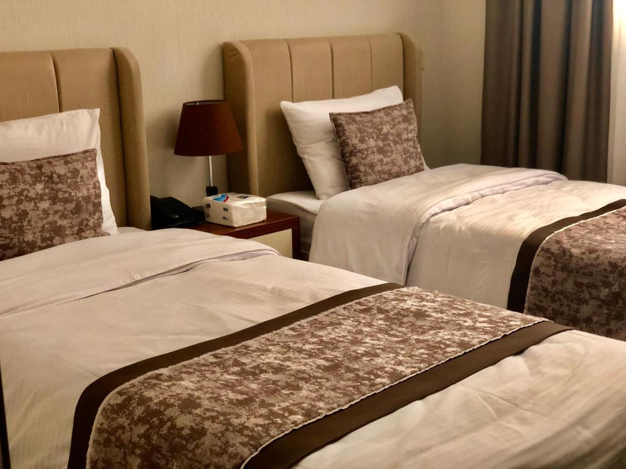 Tbili Hotel Tbilisi Ngoại thất bức ảnh
