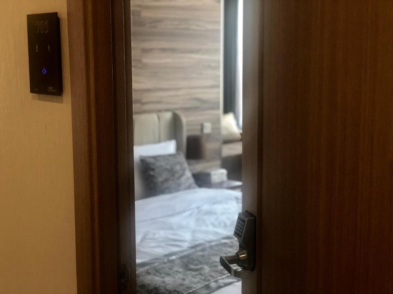 Tbili Hotel Tbilisi Ngoại thất bức ảnh
