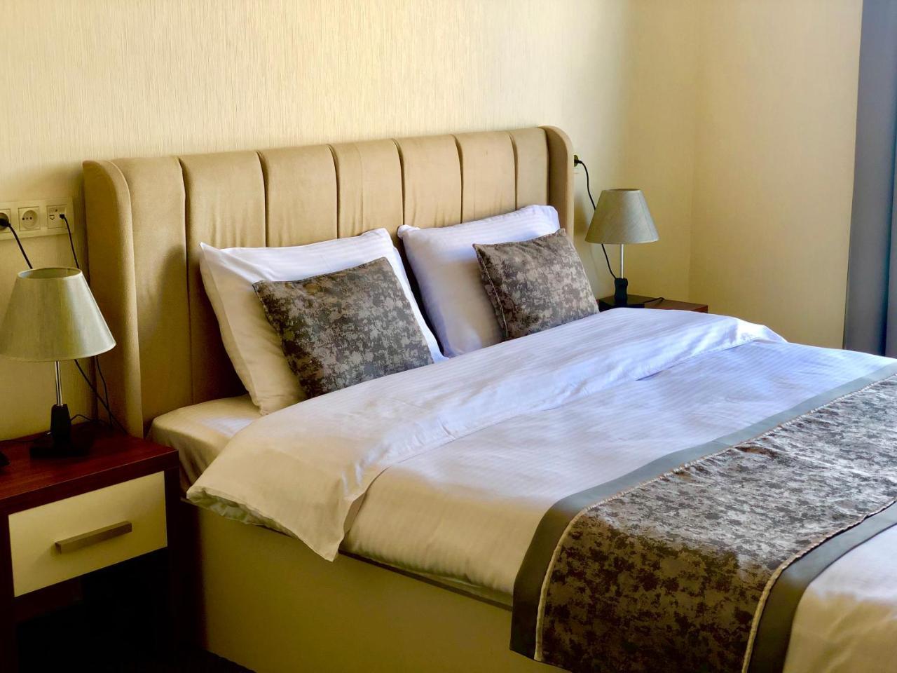 Tbili Hotel Tbilisi Ngoại thất bức ảnh