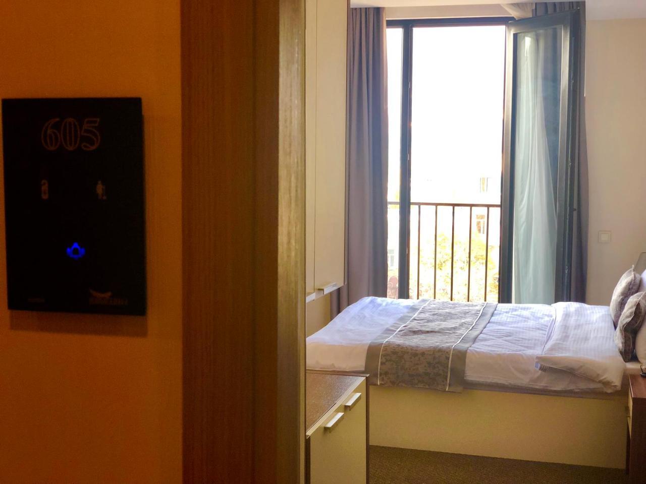 Tbili Hotel Tbilisi Ngoại thất bức ảnh