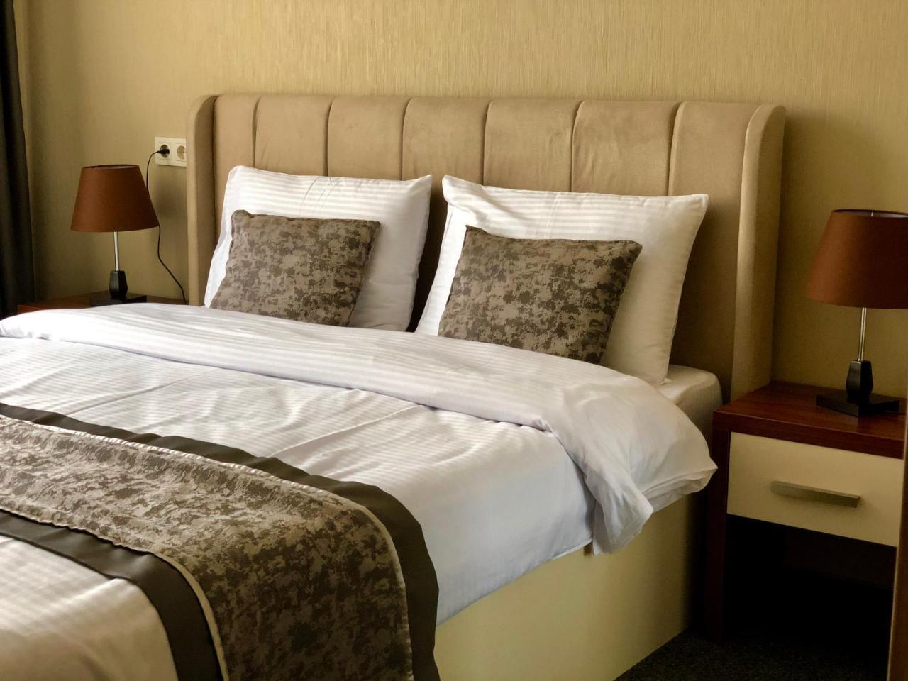 Tbili Hotel Tbilisi Ngoại thất bức ảnh