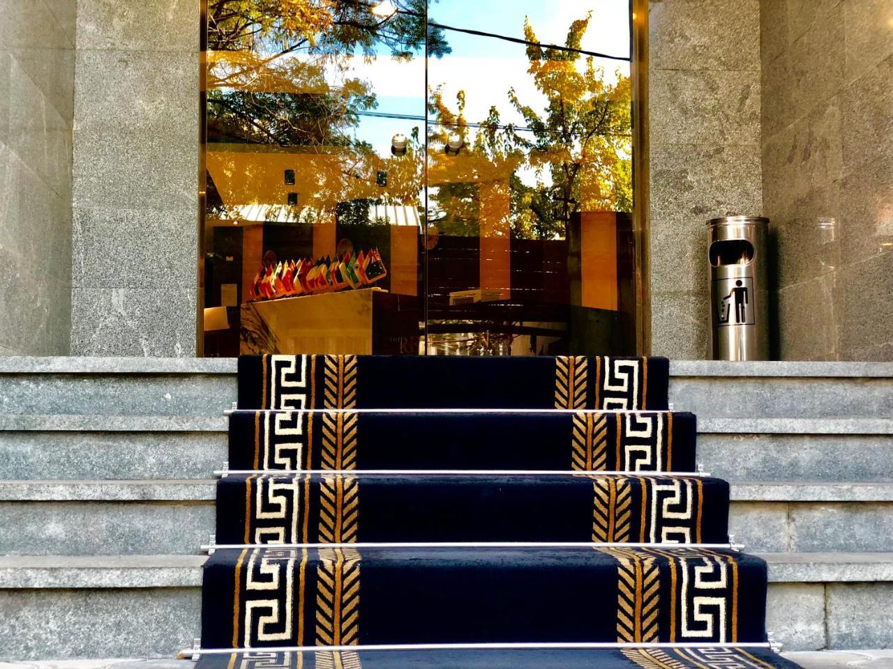 Tbili Hotel Tbilisi Ngoại thất bức ảnh