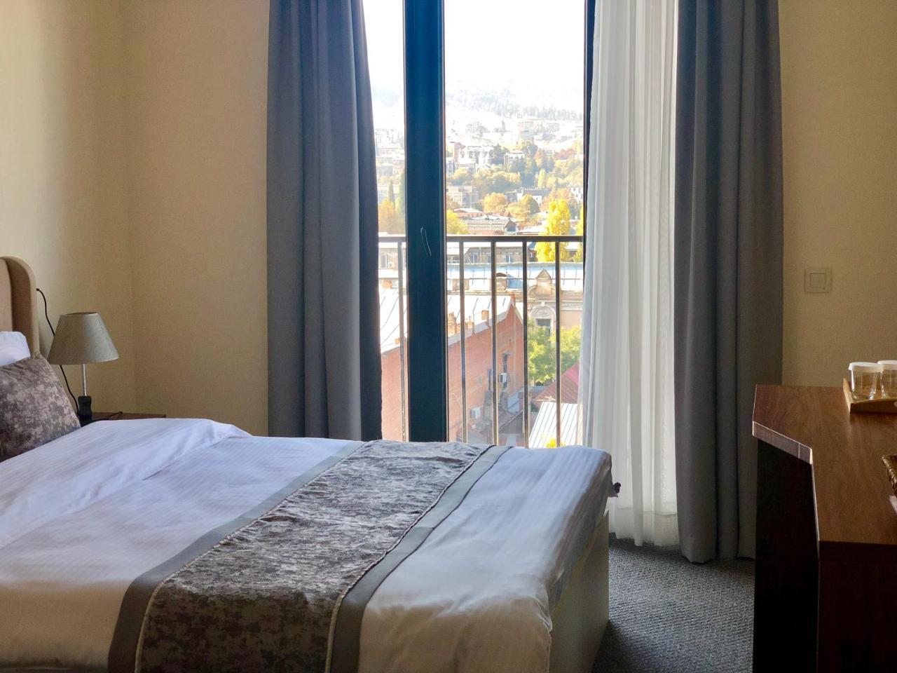 Tbili Hotel Tbilisi Ngoại thất bức ảnh