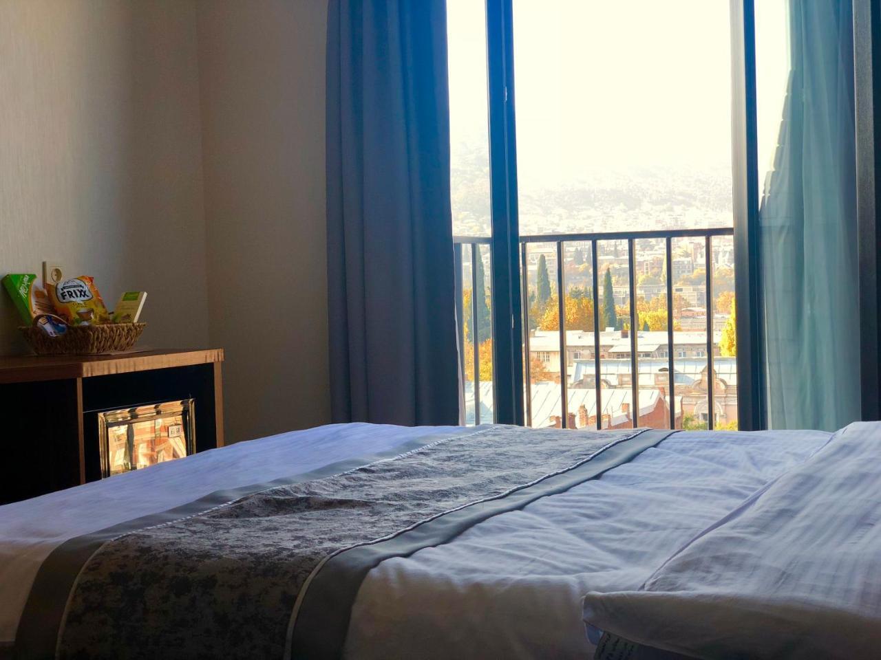 Tbili Hotel Tbilisi Ngoại thất bức ảnh
