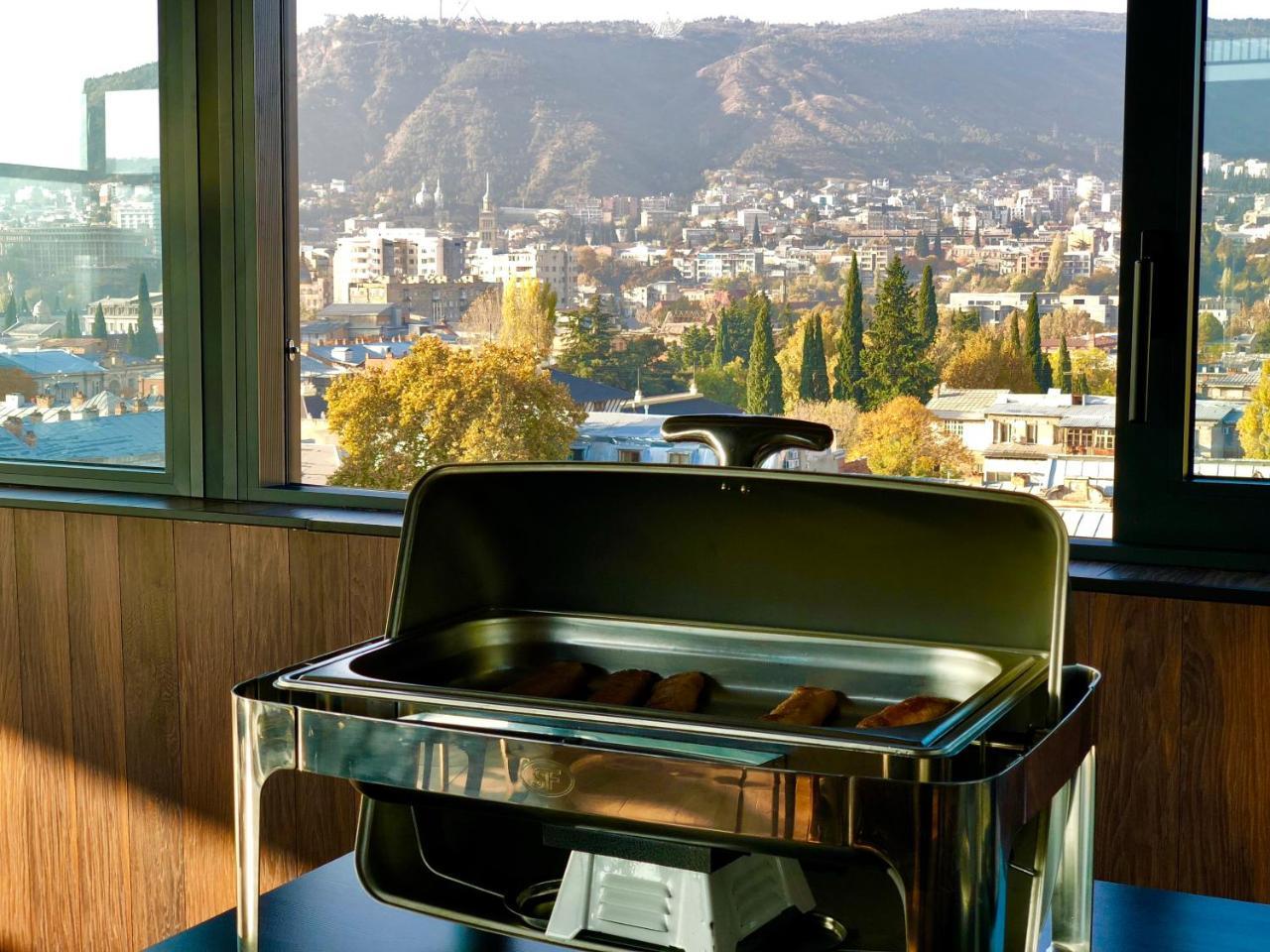 Tbili Hotel Tbilisi Ngoại thất bức ảnh