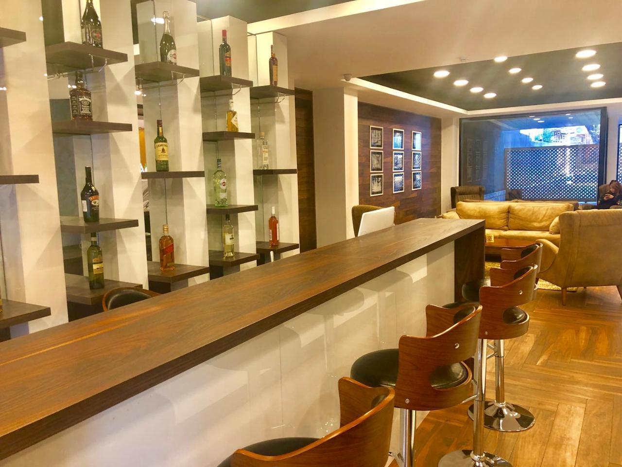Tbili Hotel Tbilisi Ngoại thất bức ảnh