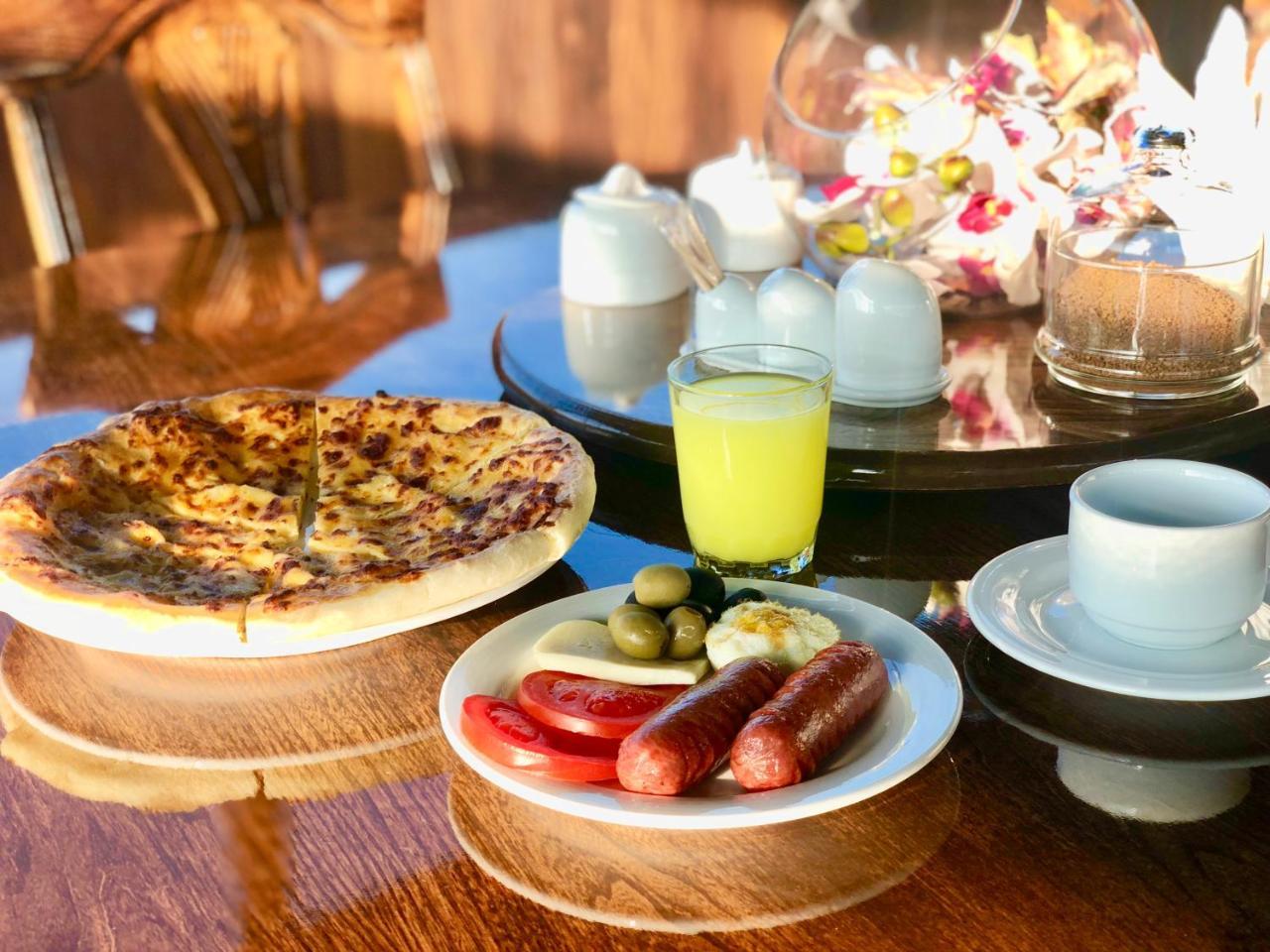 Tbili Hotel Tbilisi Ngoại thất bức ảnh